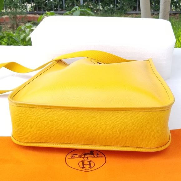 HERMES Courchevel Vespa PM Soleil Jaune - Picture 12 of 16